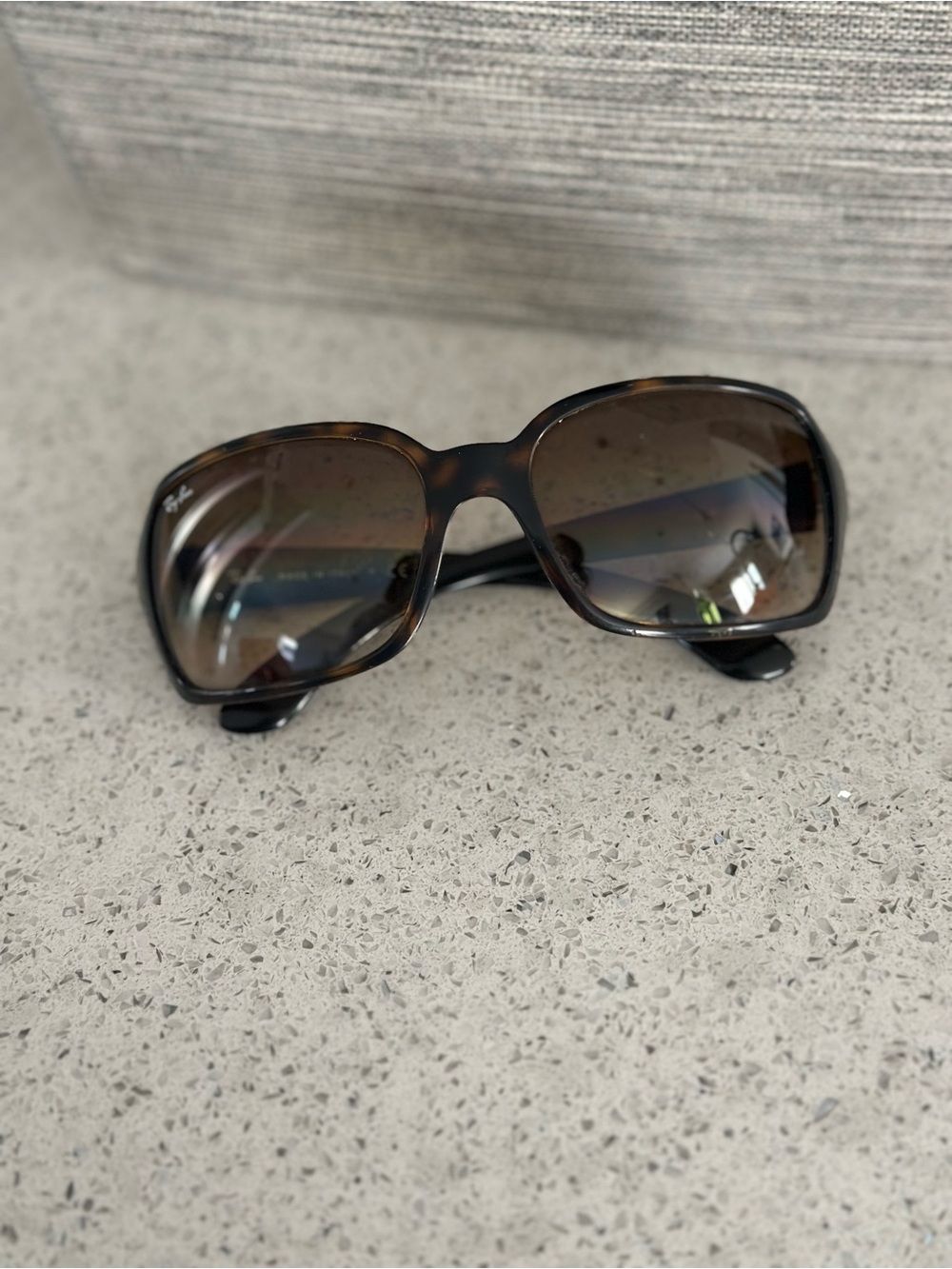 Ray-Ban RB 4068 Sunglasses – Brown/Tortoise